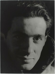 René Barjavel photographié par André Papillon en 1934 ( C. Centre Pompidou)