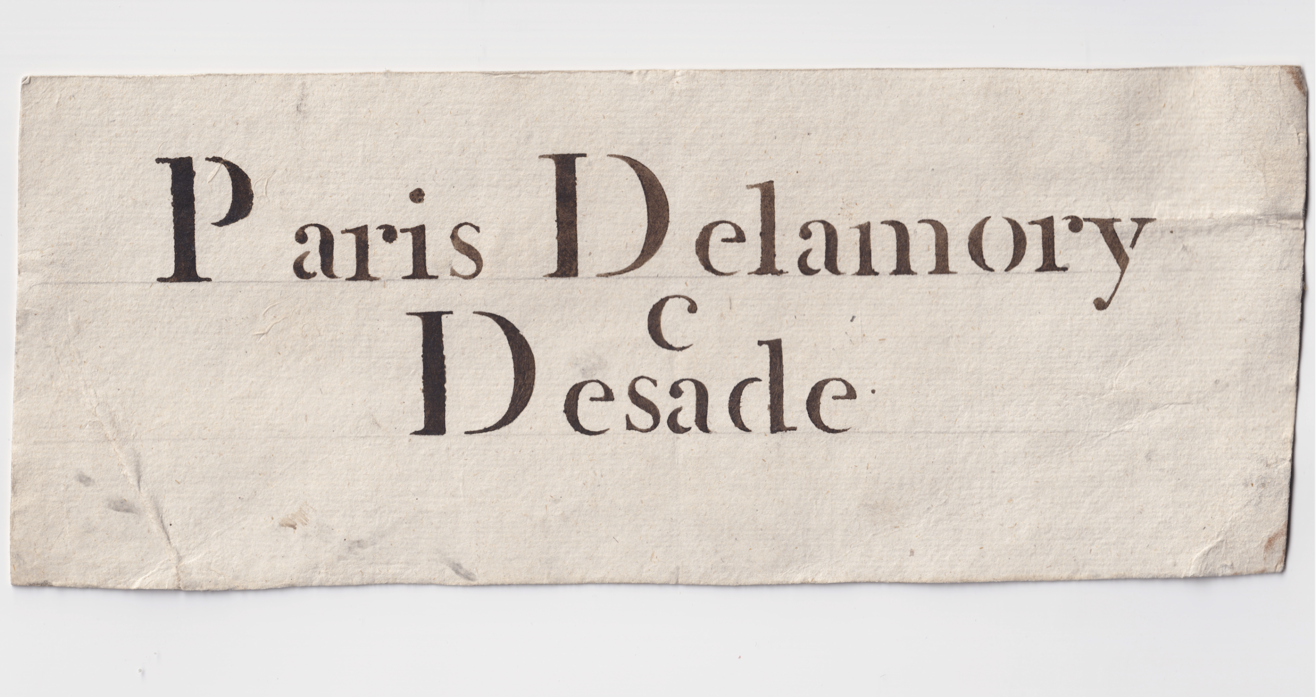 Grande pièce cartonnée oblongue avec lettrage à l'encre noire et notes autographes, provenant de l'étude de l'avoué du marquis de Sade